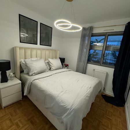 Excellent Apartment For Familly Clichy Luaran gambar