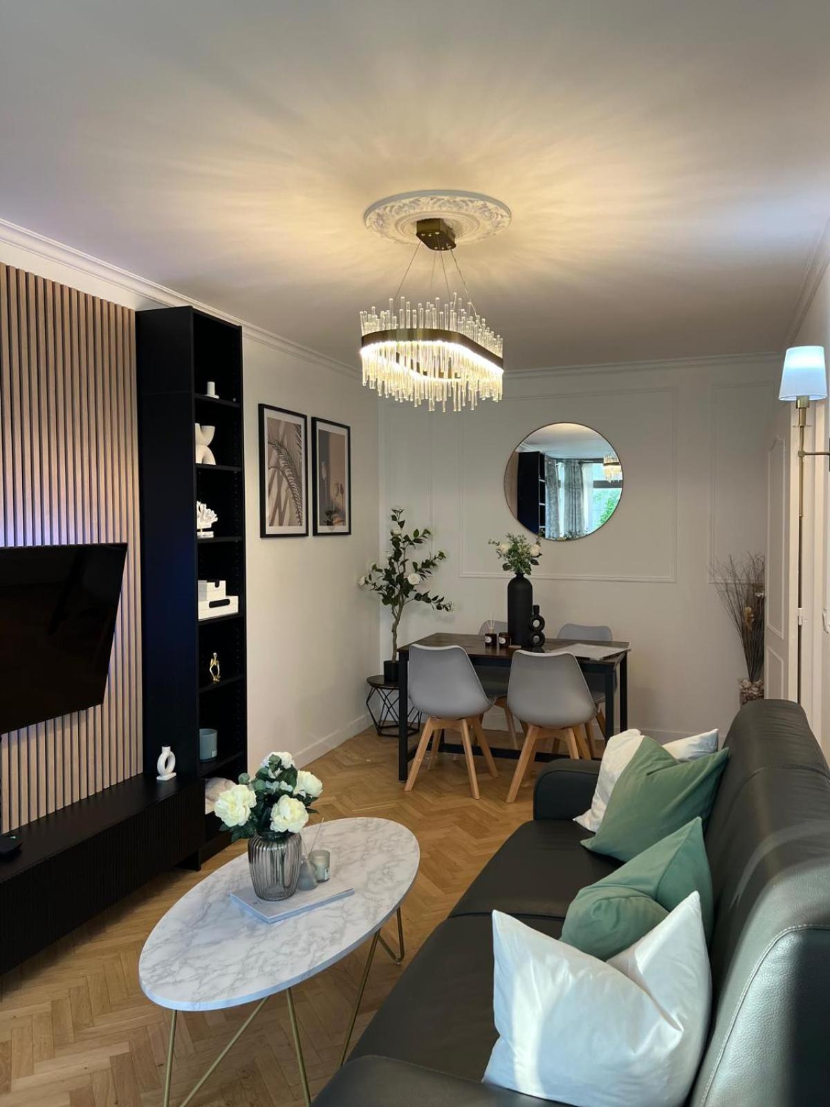 Excellent Apartment For Familly Clichy Luaran gambar